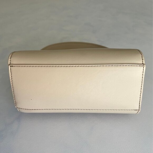 House of Want Beige Vegan Leather 'We Are Chic' Shoulder Bag Purse - Picture 4 of 7